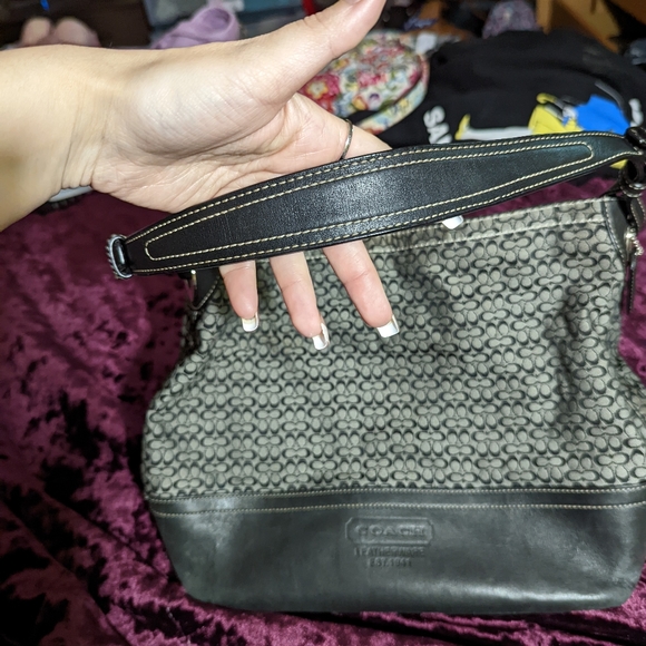 Gray and black logo coach bucket style purse - Picture 2 of 12
